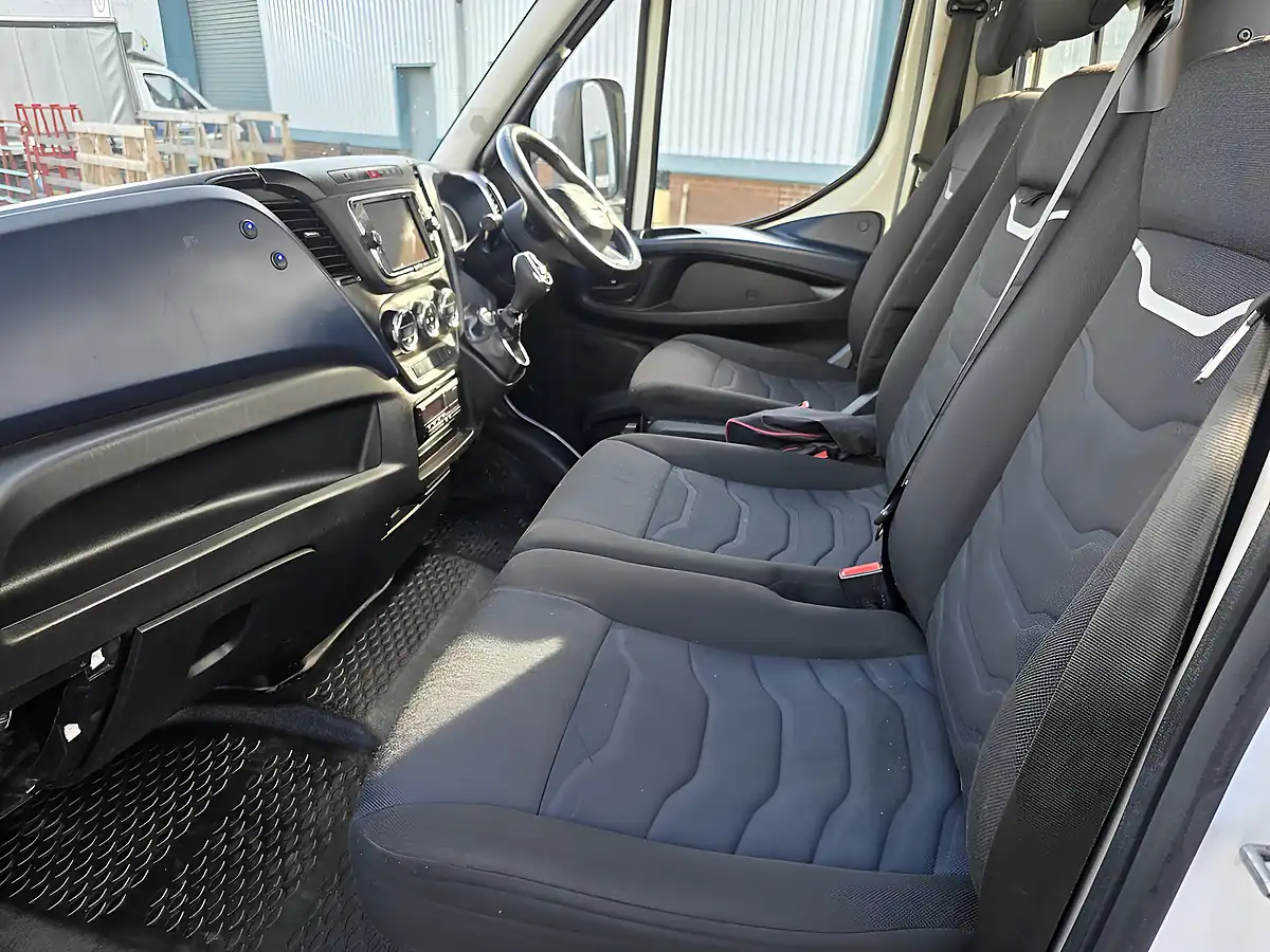 Used 2020 Iveco Daily Business 70C 3450 White - Interior and Exterior details 12