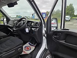 Used 2020 Iveco Daily Crew Cab Tipper Pickup White - Interior and Exterior details 10