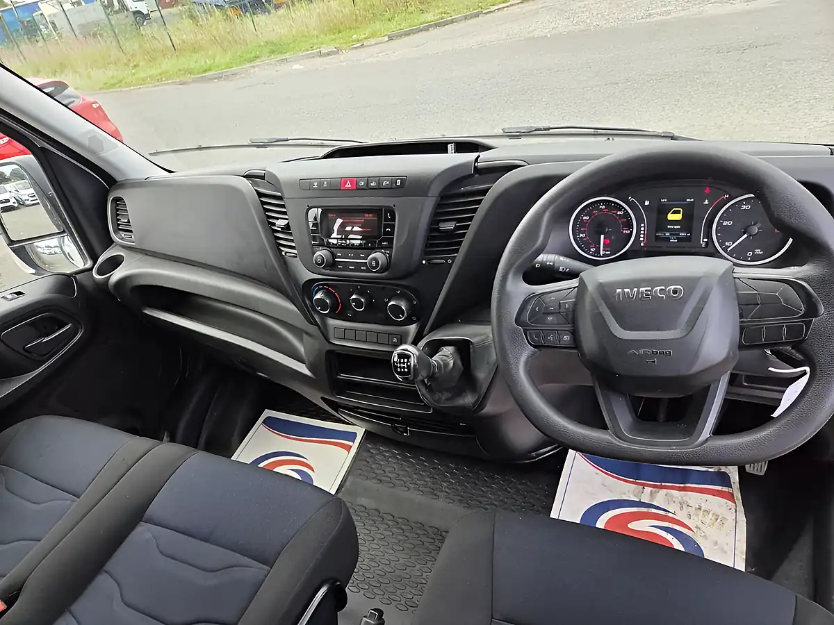 Used 2020 Iveco Daily Crew Cab Tipper Pickup White - Interior and Exterior details 11