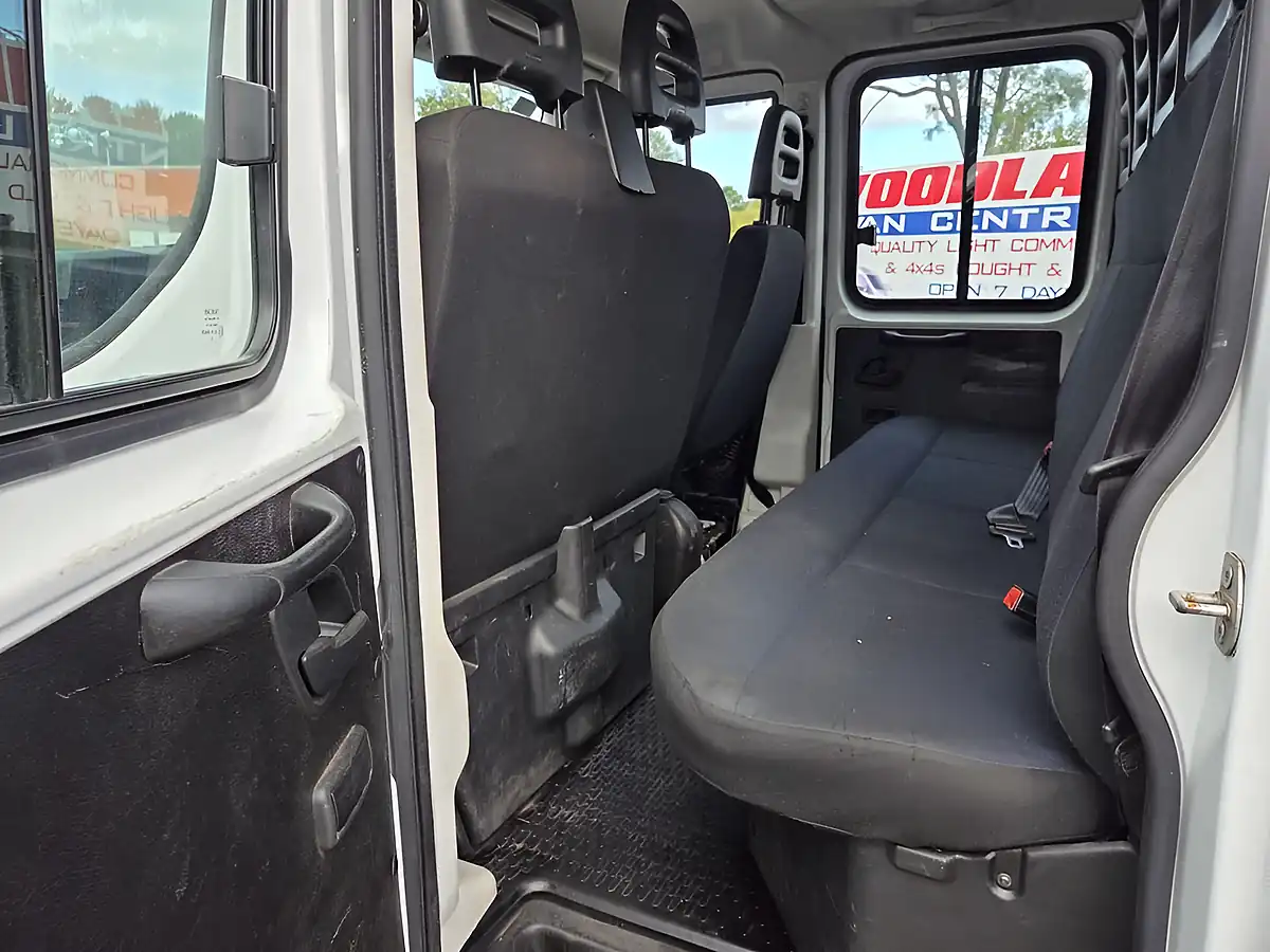 Used 2020 Iveco Daily Crew Cab Tipper Pickup White - Interior and Exterior details 8