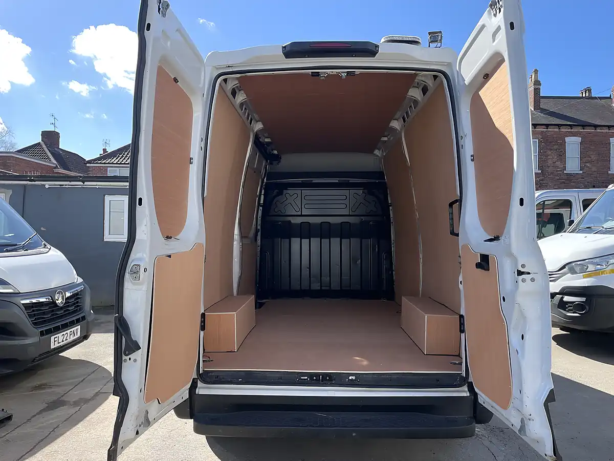 Used 2020 Iveco Daily Swb White - Interior and Exterior details 10