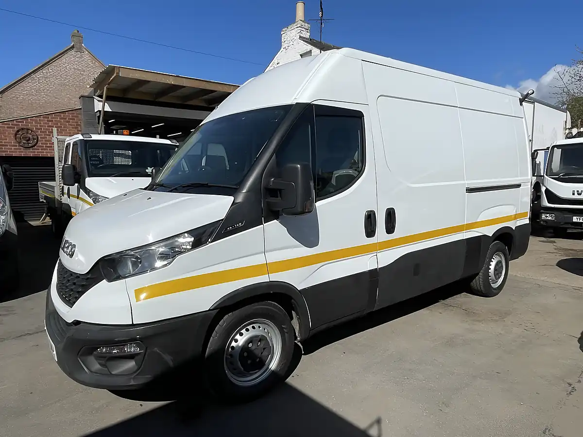 Used 2020 Iveco Daily Swb White - Interior and Exterior details 3