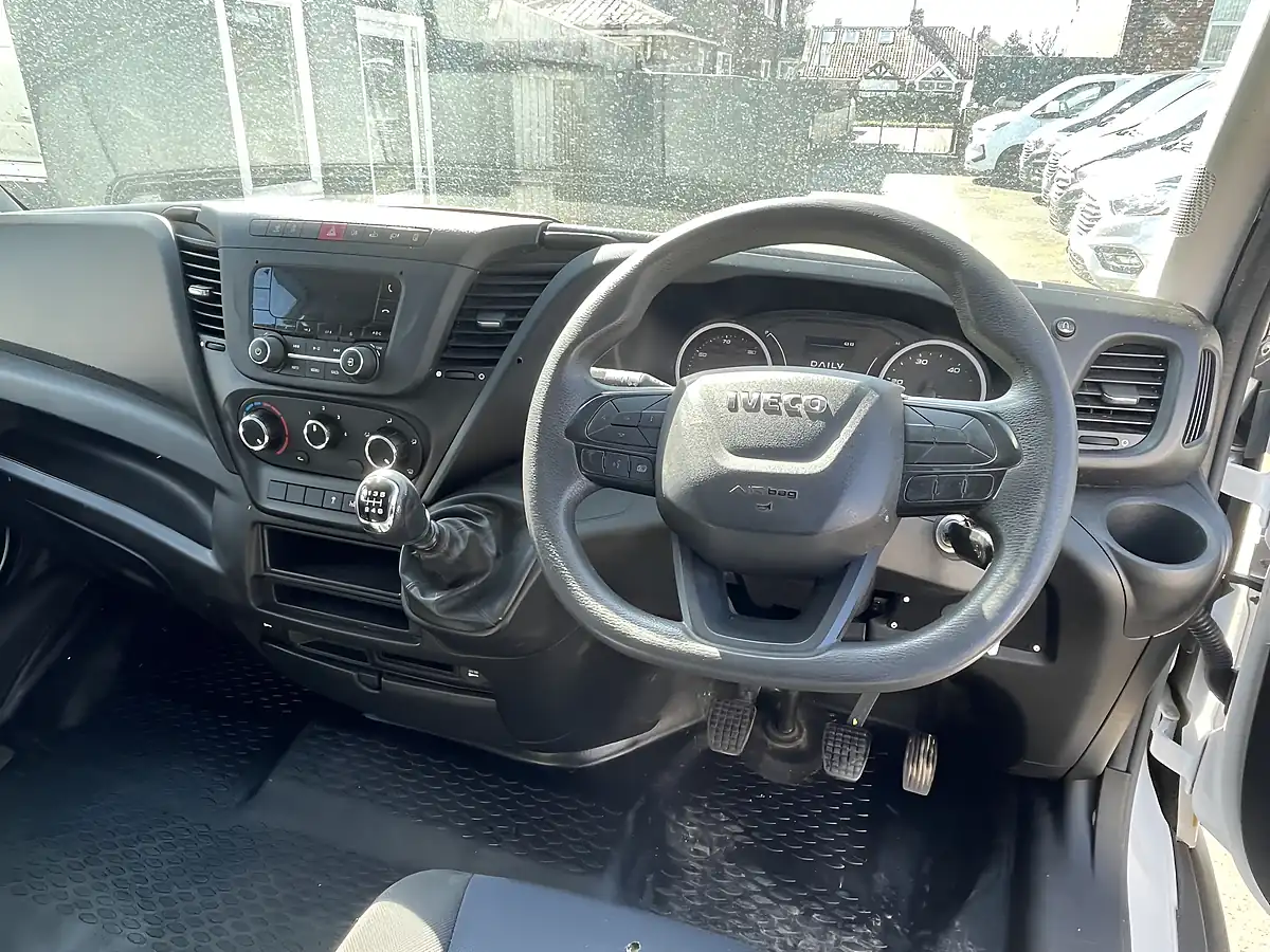 Used 2020 Iveco Daily Swb White - Interior and Exterior details 4