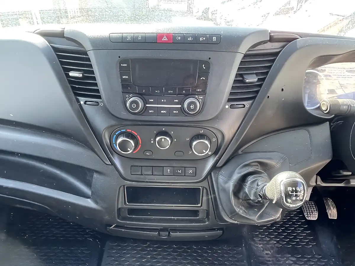 Used 2020 Iveco Daily Swb White - Interior and Exterior details 5