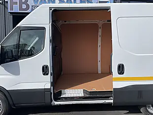 Used 2020 Iveco Daily Swb White - Interior and Exterior details 12