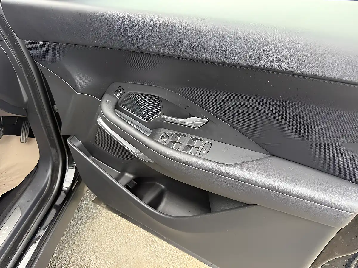 Used 2020 Jaguar E-Pace Black - Interior and Exterior details 18
