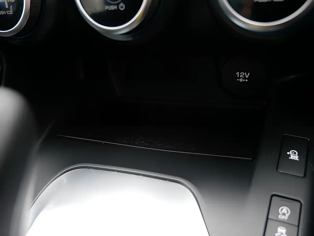 Used 2020 Jaguar E-Pace Chequered Flag Grey - Interior and Exterior details 18