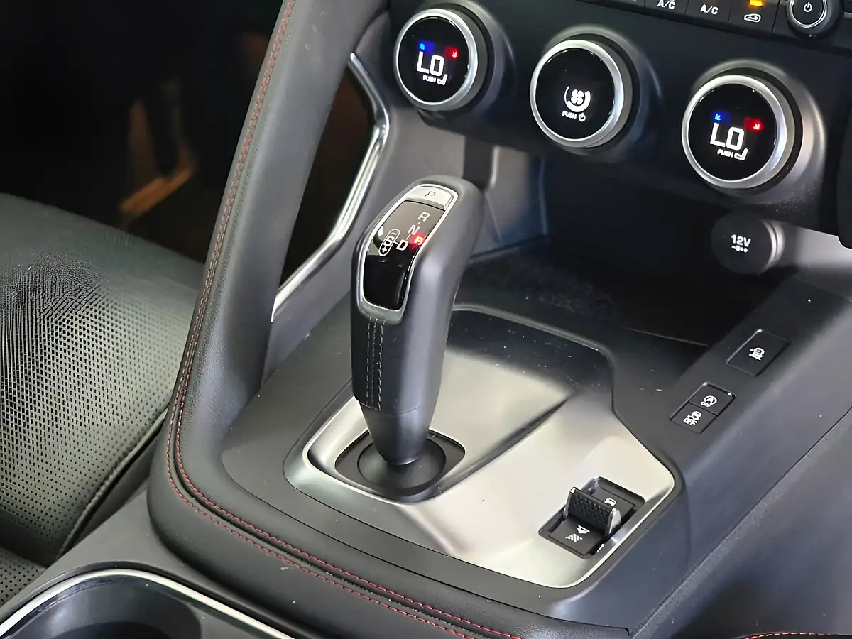 Used 2020 Jaguar E-Pace Chequered Flag Red - Interior and Exterior details 17