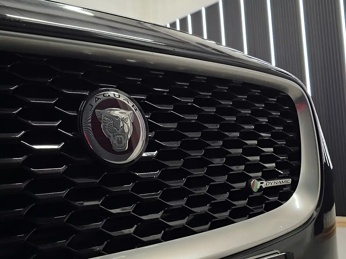 Used 2020 Jaguar E-Pace R-Dynamic Hse Black - Interior and Exterior details 13
