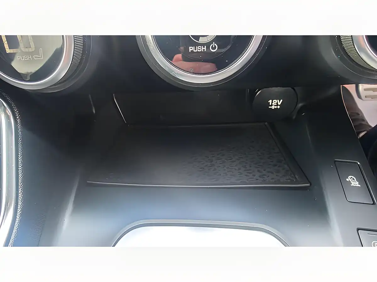 Used 2020 Jaguar E-Pace R-Dynamic Hse Grey - Interior and Exterior details 15