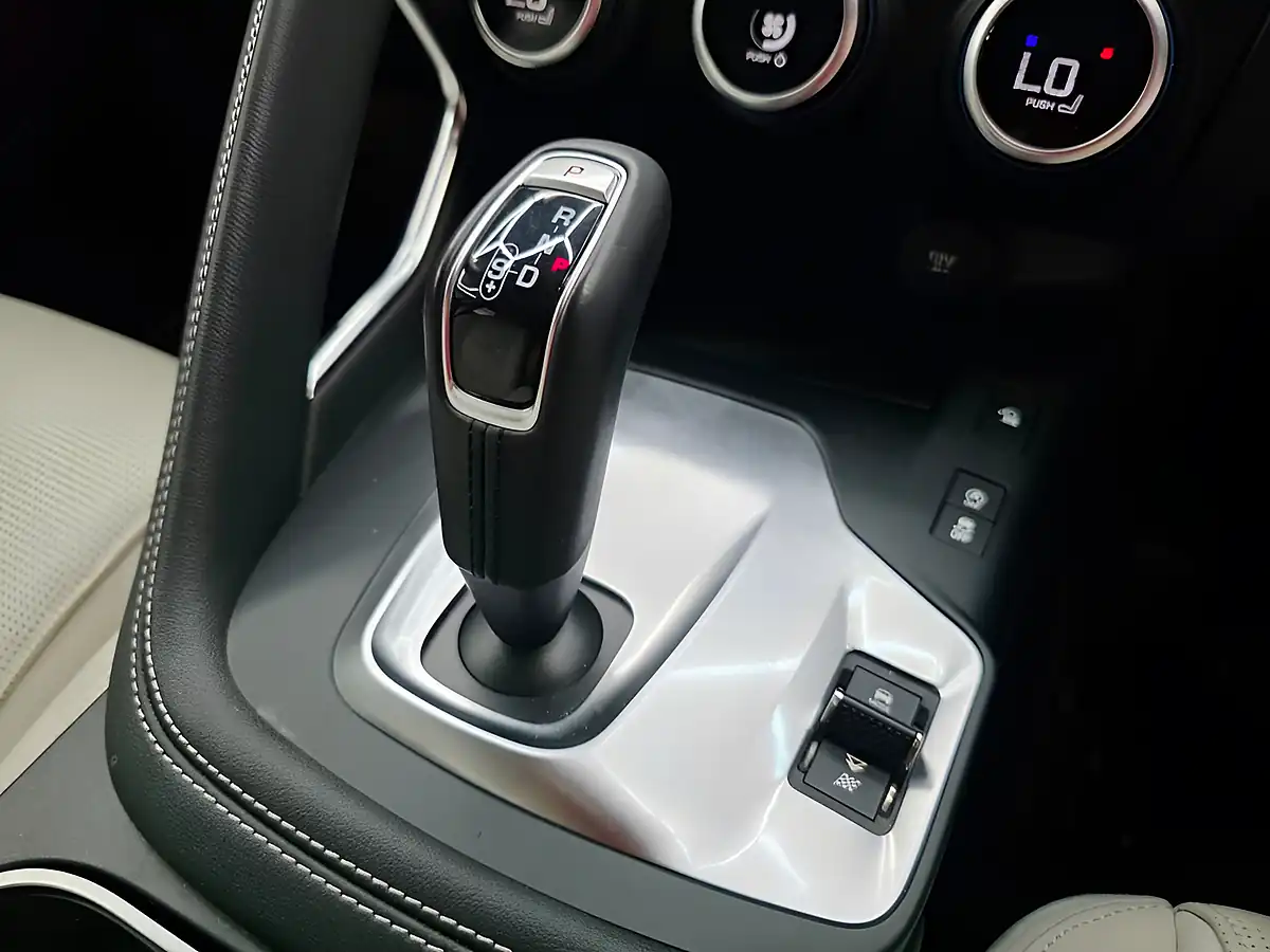 Used 2020 Jaguar E-Pace R-Dynamic S Red - Interior and Exterior details 16