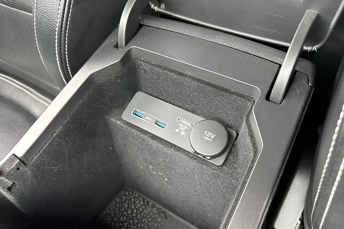 Used 2020 Jaguar E-Pace R-Dynamic S White - Interior and Exterior details 14