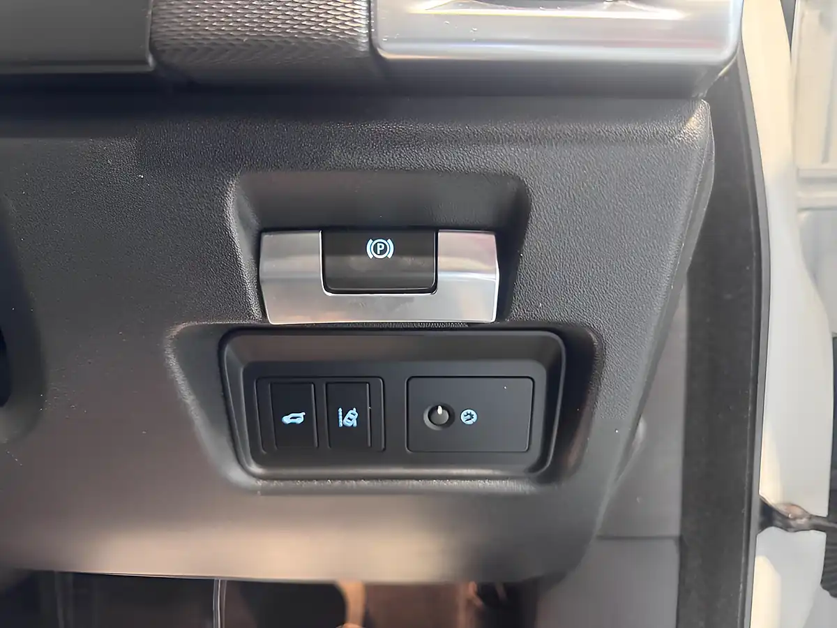 Used 2020 Jaguar E-Pace White - Interior and Exterior details 19