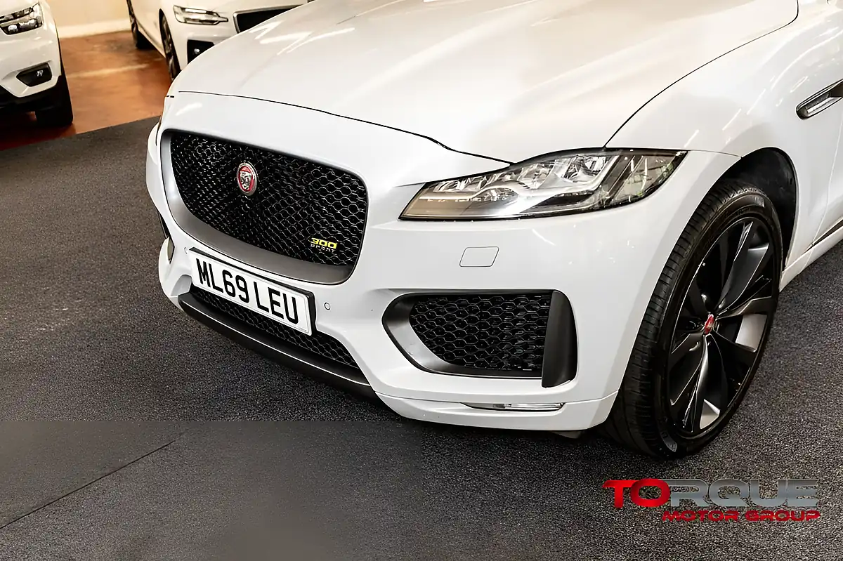 Used 2020 Jaguar F-Pace 300 Sport White - Interior and Exterior details 10