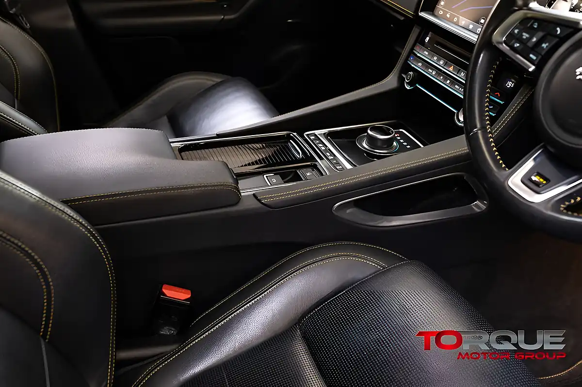 Used 2020 Jaguar F-Pace 300 Sport White - Interior and Exterior details 16