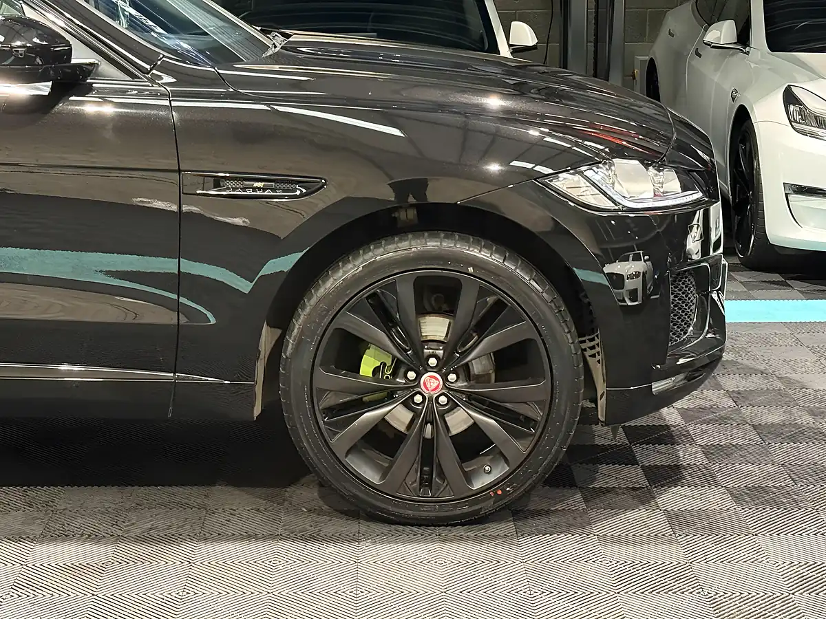 Used 2020 Jaguar F-Pace Chequered Flag Black - Interior and Exterior details 14