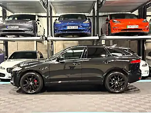 Used 2020 Jaguar F-Pace Chequered Flag Black - Interior and Exterior details 6