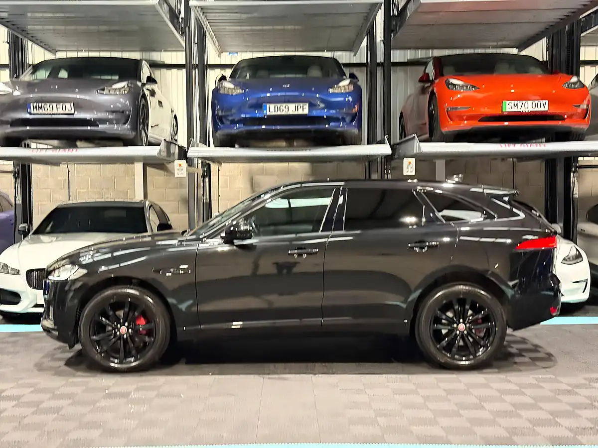 Used 2020 Jaguar F-Pace Chequered Flag Black - Interior and Exterior details 6