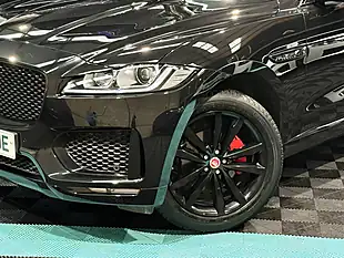 Used 2020 Jaguar F-Pace Chequered Flag Black - Interior and Exterior details 12