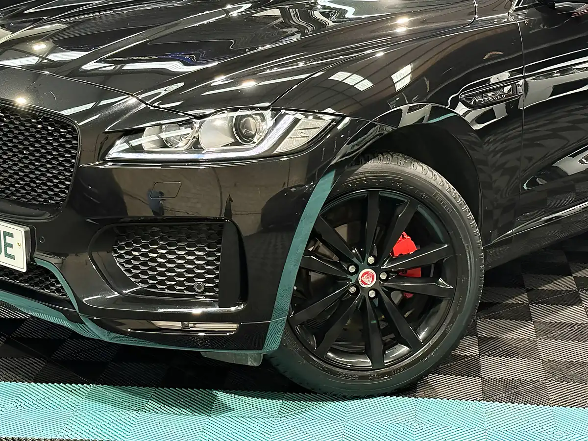 Used 2020 Jaguar F-Pace Chequered Flag Black - Interior and Exterior details 12