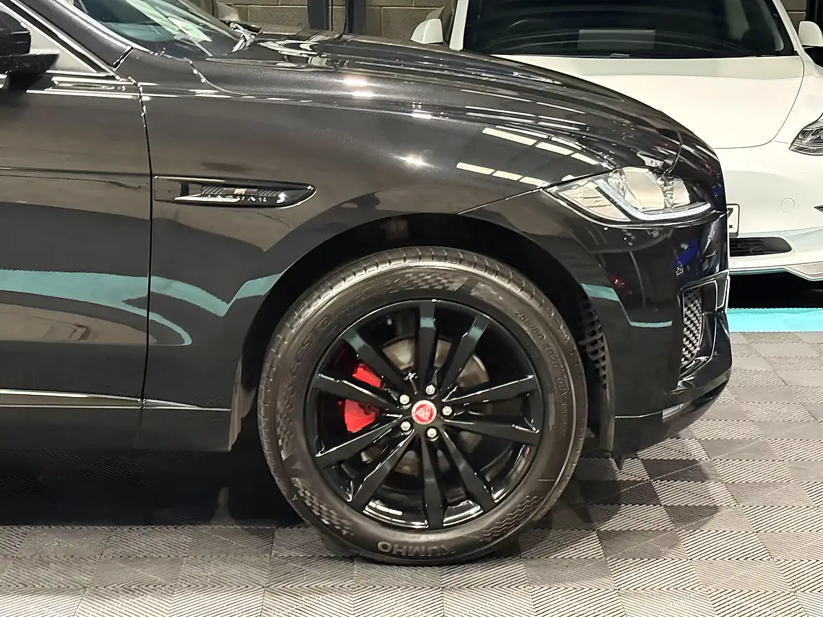 Used 2020 Jaguar F-Pace Chequered Flag Black - Interior and Exterior details 13