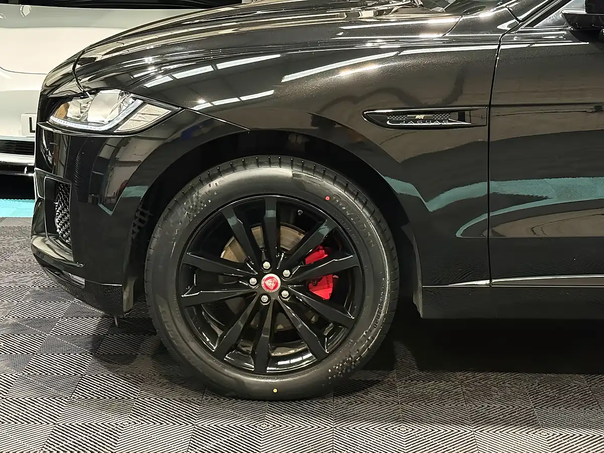 Used 2020 Jaguar F-Pace Chequered Flag Black - Interior and Exterior details 10