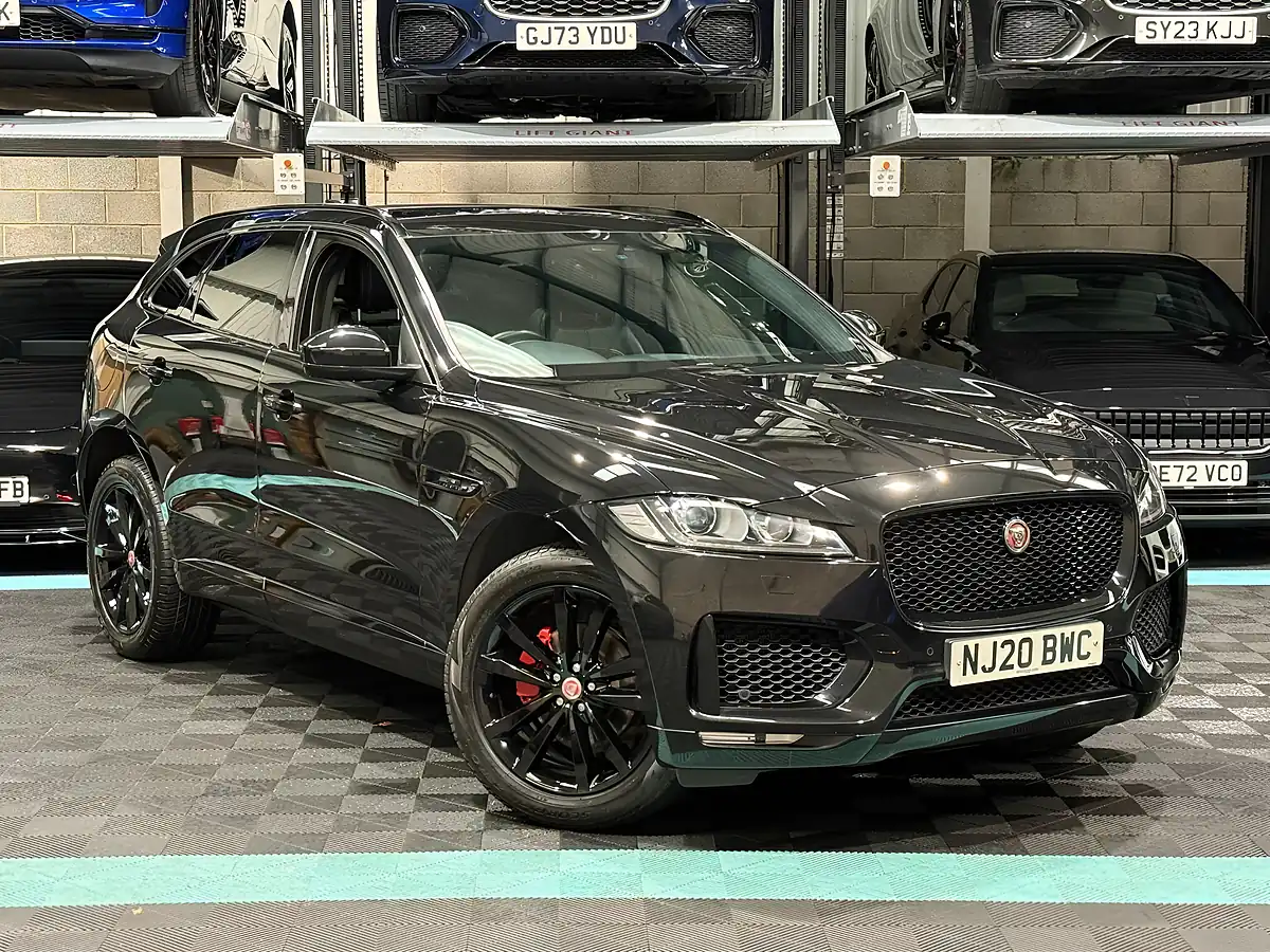 Used 2020 Jaguar F-Pace Chequered Flag Black - Front View