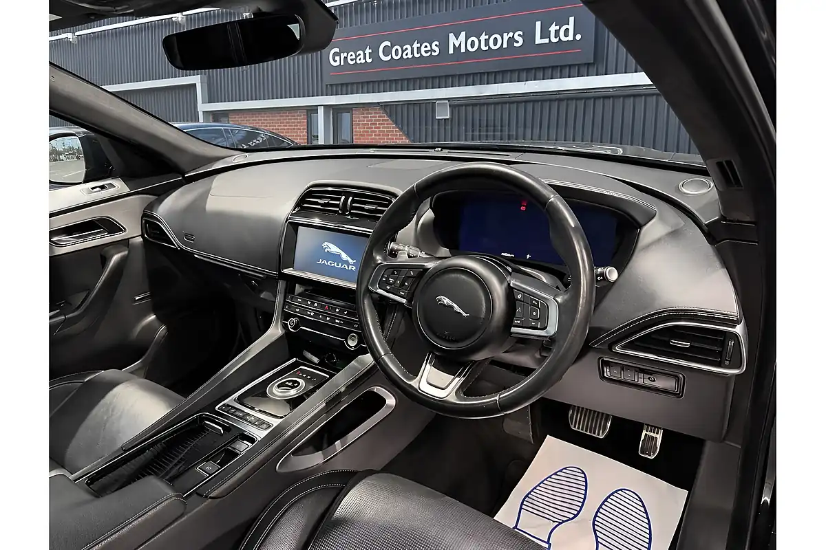 Used 2020 Jaguar F-Pace Chequered Flag Black - Interior and Exterior details 6