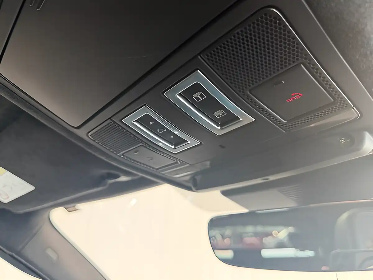 Used 2020 Jaguar F-Pace Chequered Flag Eiger Grey - Interior and Exterior details 12