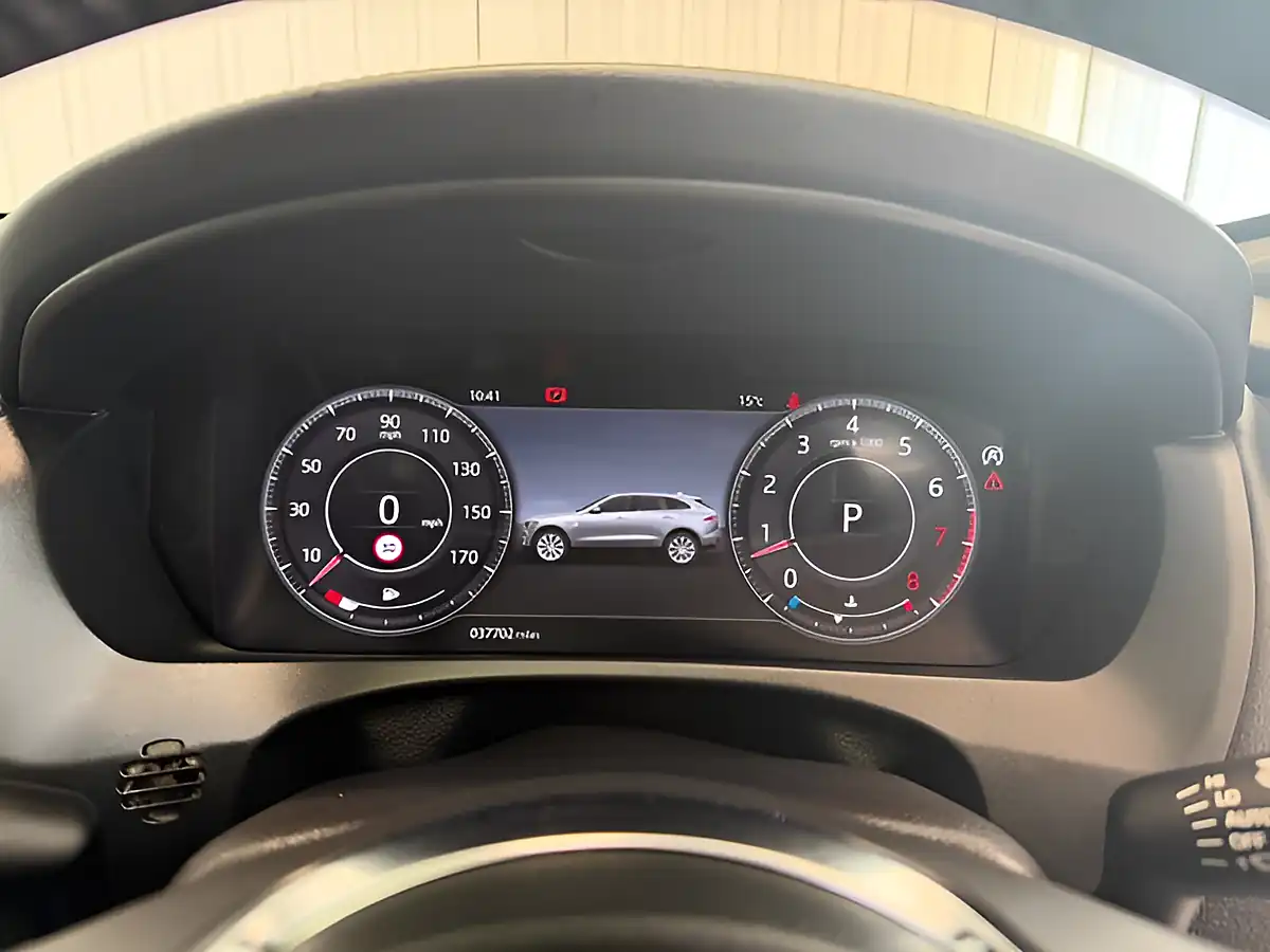 Used 2020 Jaguar F-Pace Chequered Flag Eiger Grey - Interior and Exterior details 16