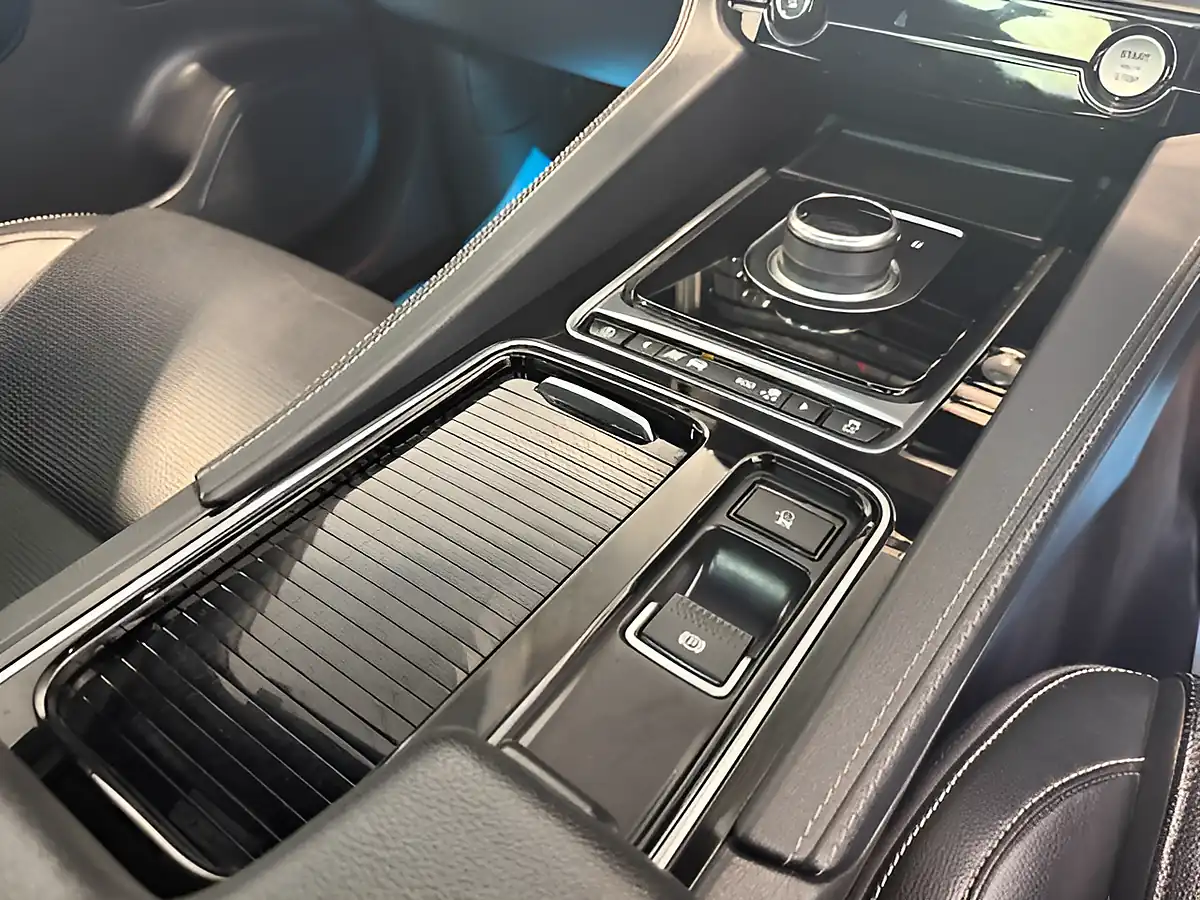 Used 2020 Jaguar F-Pace Chequered Flag Eiger Grey - Interior and Exterior details 20