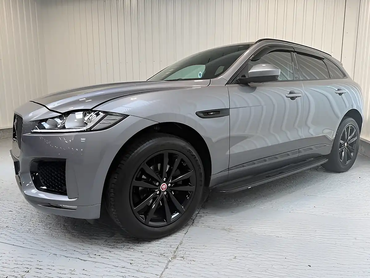 Used 2020 Jaguar F-Pace Chequered Flag Eiger Grey - Interior and Exterior details 3