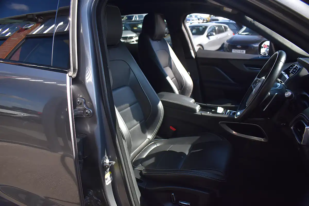 Used 2020 Jaguar F-Pace Chequered Flag Eiger Grey - Interior and Exterior details 7