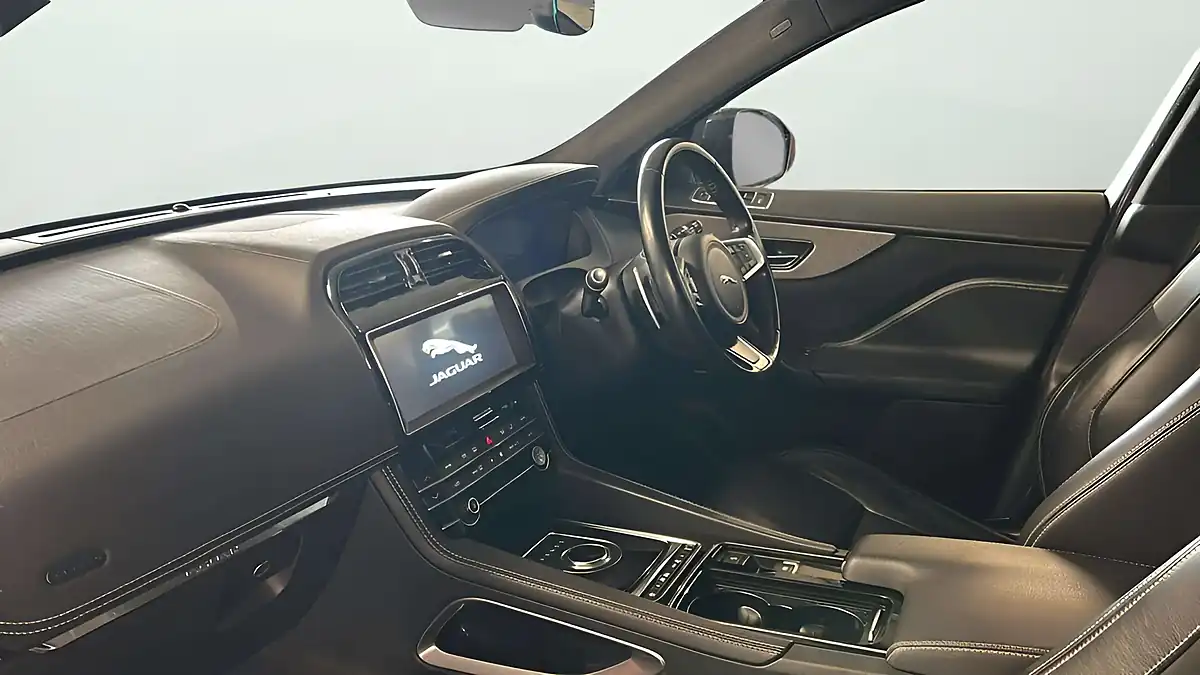 Used 2020 Jaguar F-Pace Chequered Flag Grey - Interior and Exterior details 19