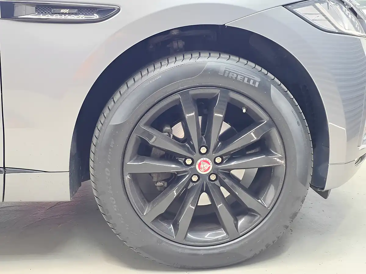 Used 2020 Jaguar F-Pace Chequered Flag Grey - Interior and Exterior details 13