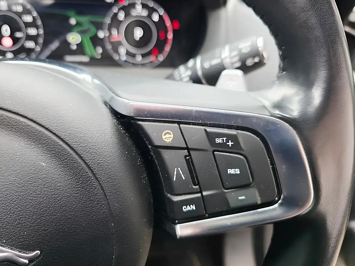 Used 2020 Jaguar F-Pace Chequered Flag Grey - Interior and Exterior details 16