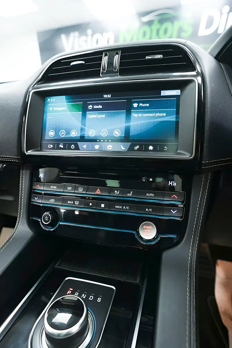 Used 2020 Jaguar F-Pace Chequered Flag Grey - Interior and Exterior details 17