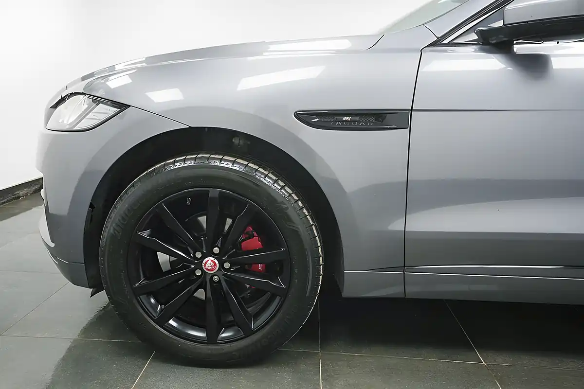 Used 2020 Jaguar F-Pace Chequered Flag Grey - Interior and Exterior details 5