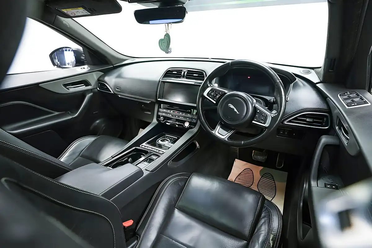 Used 2020 Jaguar F-Pace Chequered Flag Grey - Interior and Exterior details 8