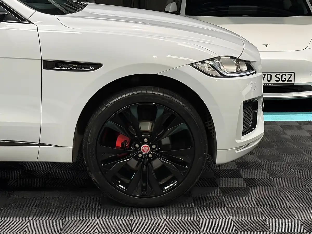 Used 2020 Jaguar F-Pace Chequered Flag White - Interior and Exterior details 12