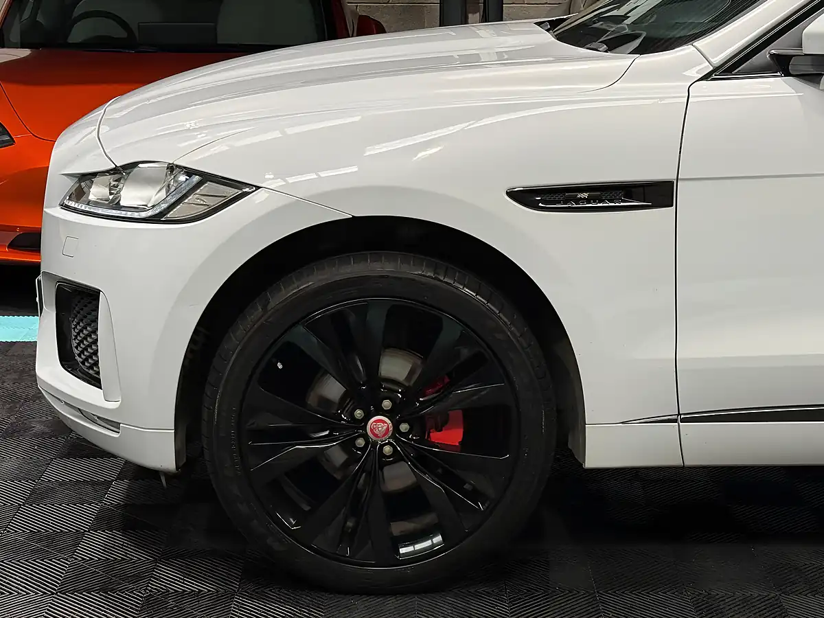 Used 2020 Jaguar F-Pace Chequered Flag White - Interior and Exterior details 13