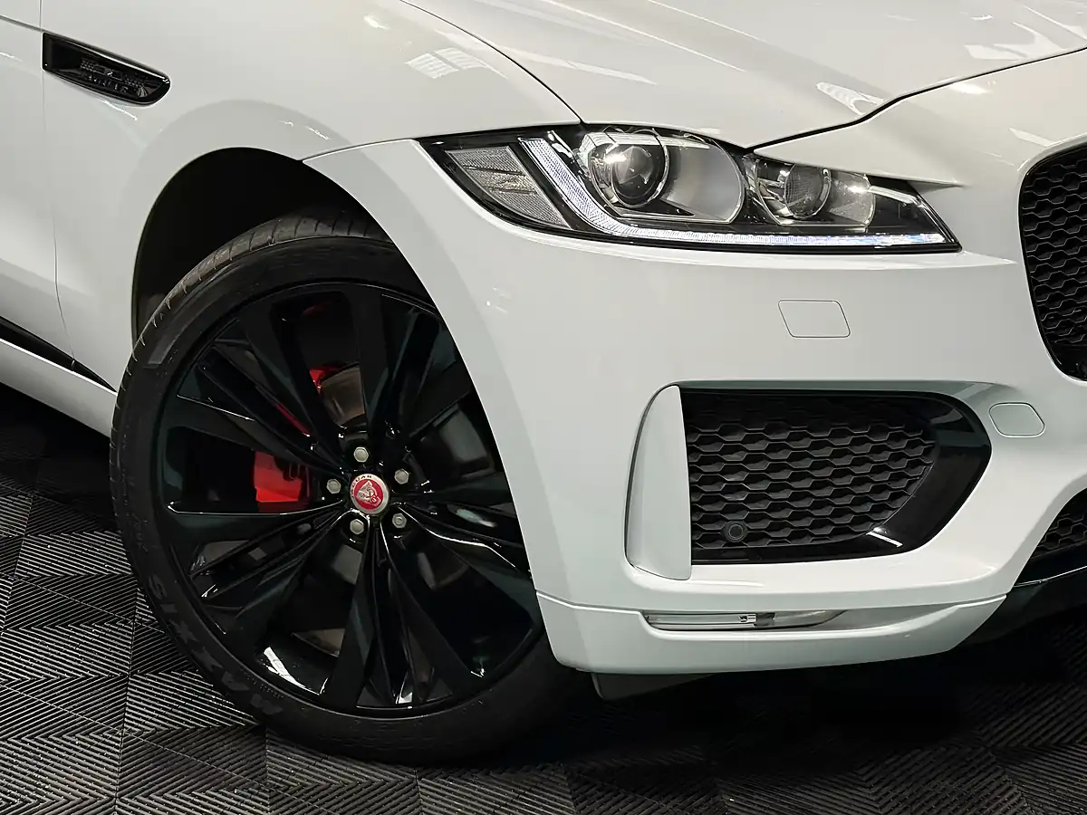 Used 2020 Jaguar F-Pace Chequered Flag White - Interior and Exterior details 14