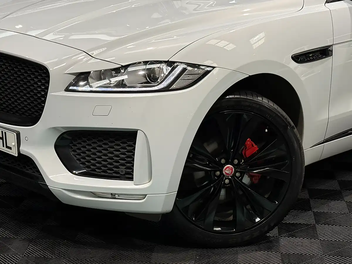 Used 2020 Jaguar F-Pace Chequered Flag White - Interior and Exterior details 15
