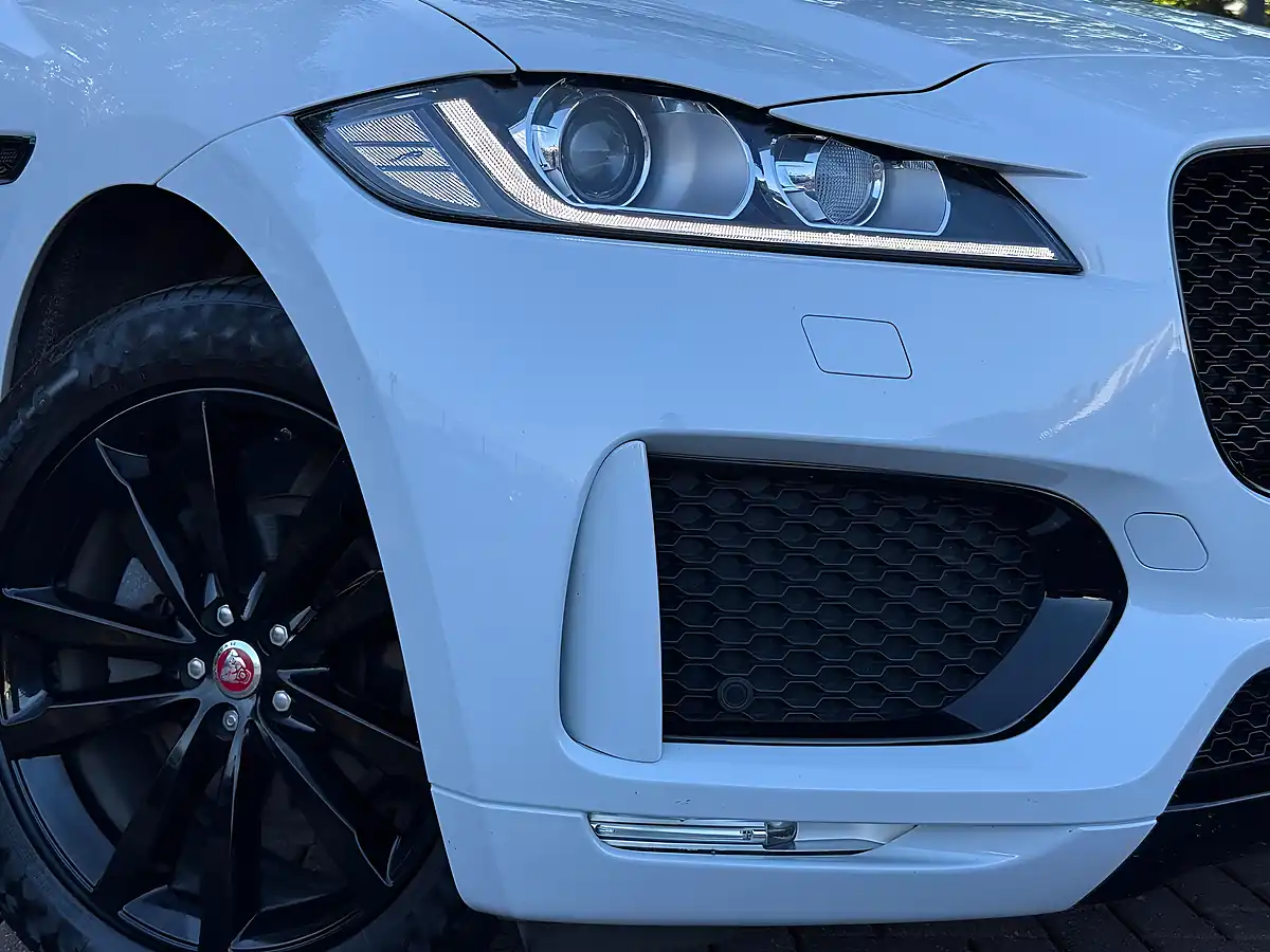 Used 2020 Jaguar F-Pace Chequered Flag White - Interior and Exterior details 11