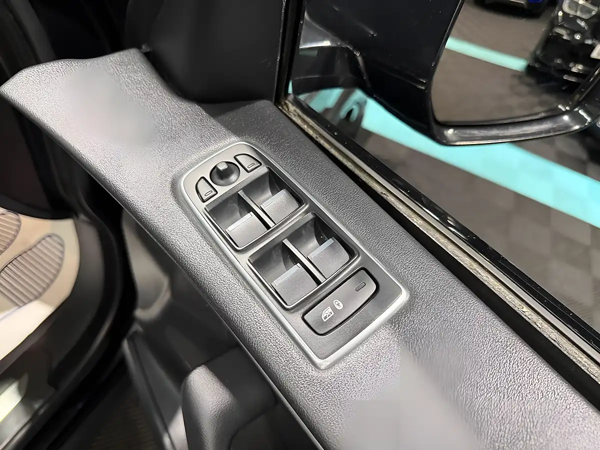 Used 2020 Jaguar F-Pace R-Sport Black - Interior and Exterior details 16