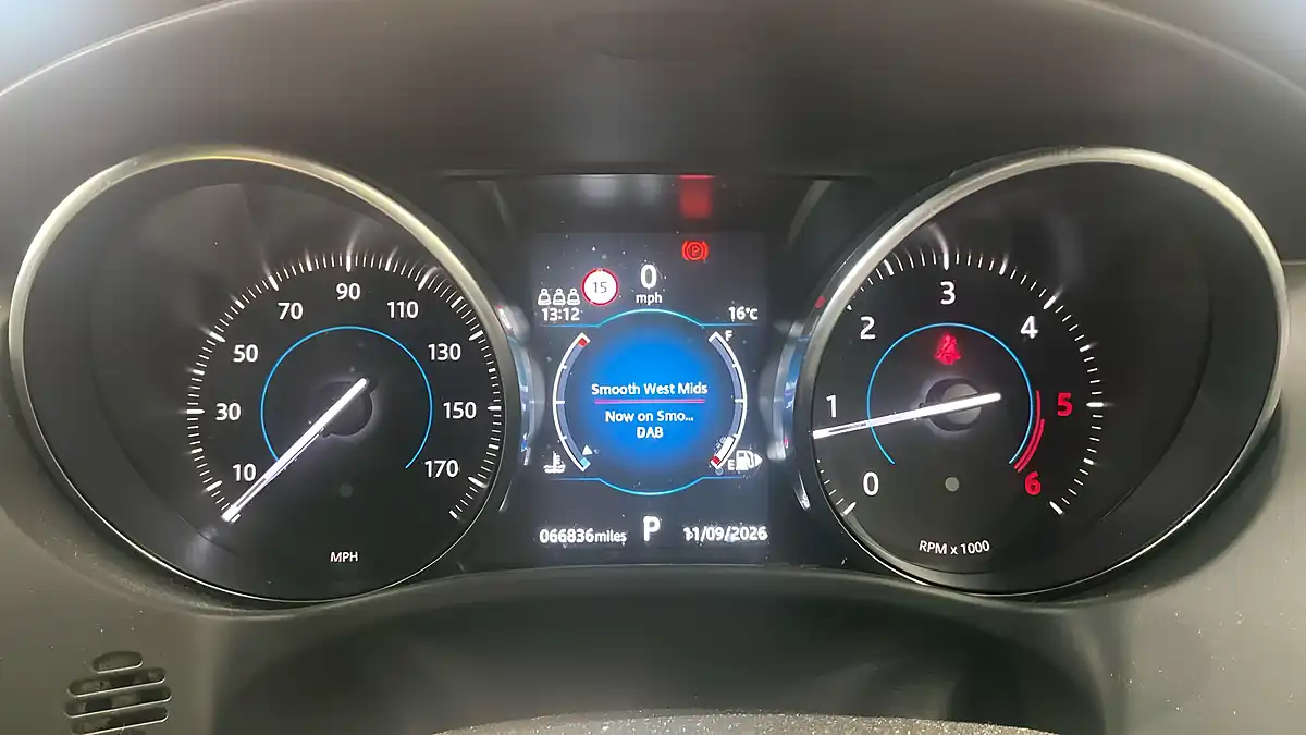 Used 2020 Jaguar F-Pace R-Sport White - Interior and Exterior details 9