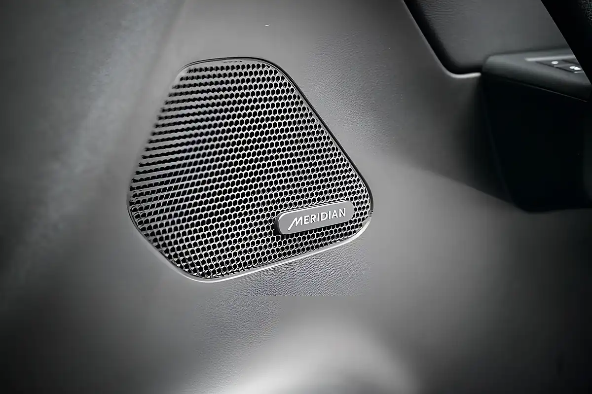 Used 2020 Jaguar F-Pace Sport Santorini Black - Interior and Exterior details 17