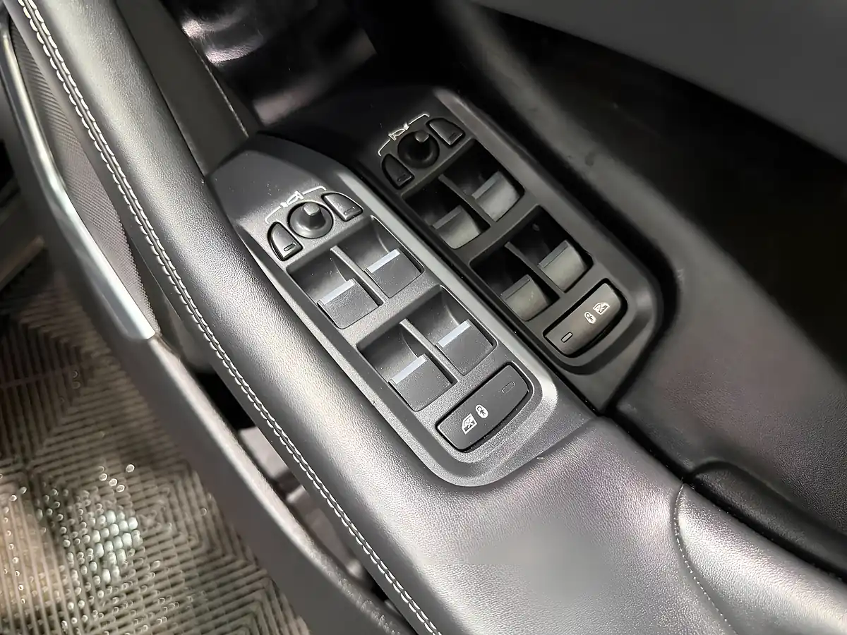 Used 2020 Jaguar I-Pace Hse Black - Interior and Exterior details 16