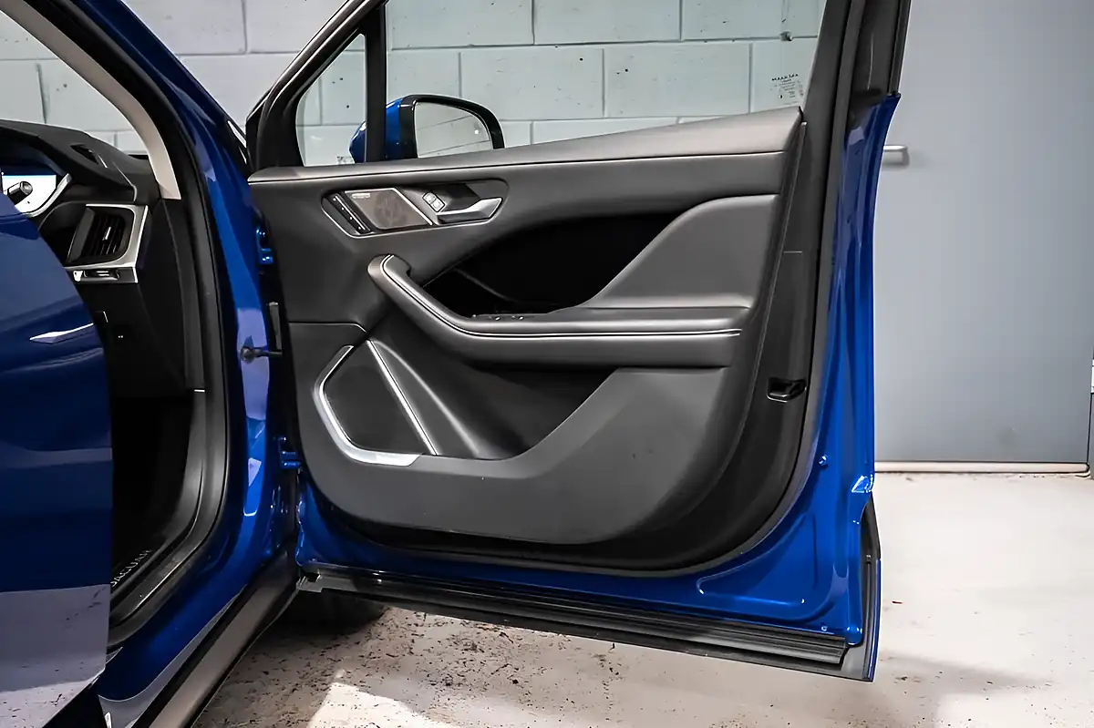Used 2020 Jaguar I-Pace Hse Blue - Interior and Exterior details 8