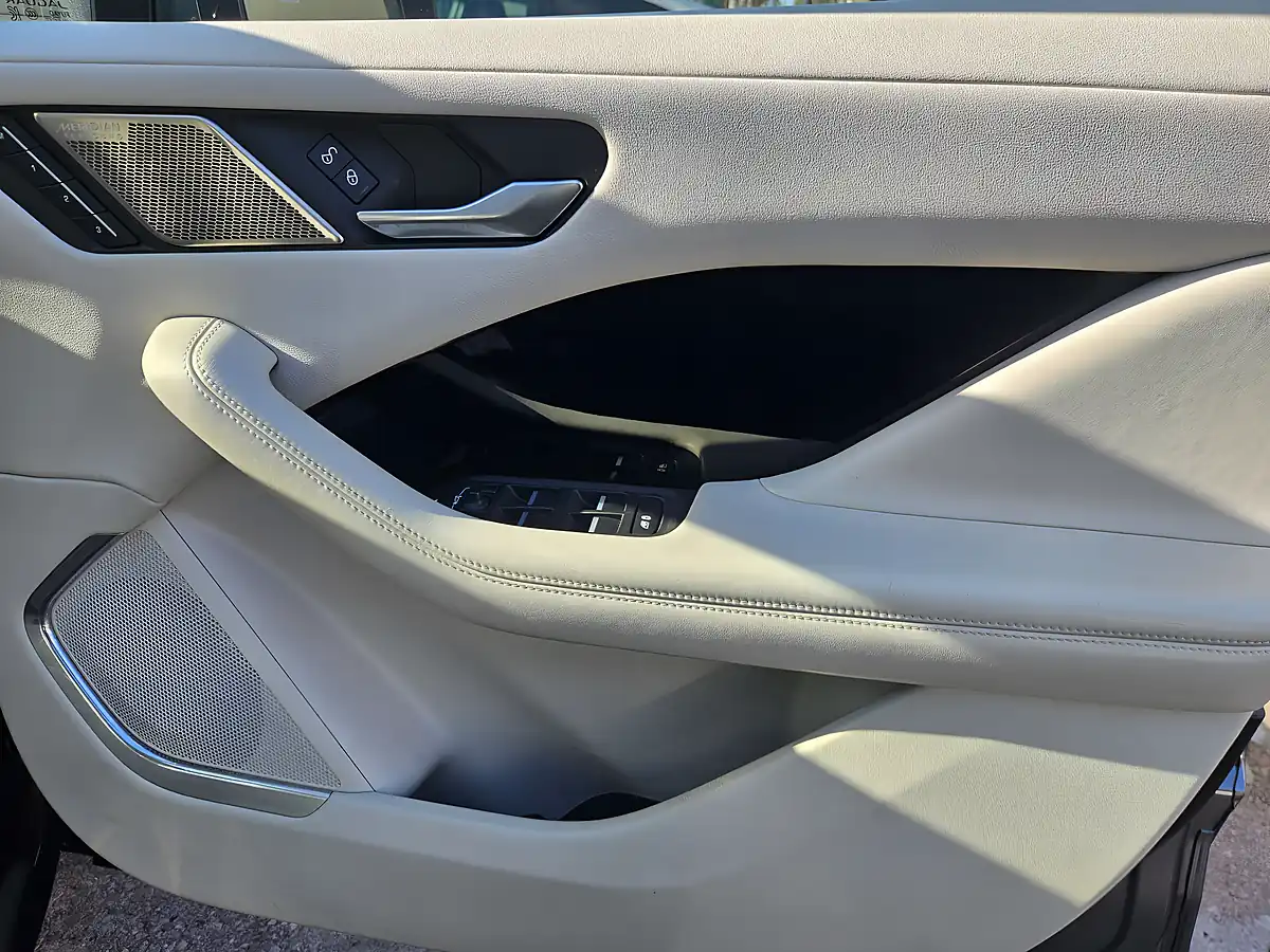 Used 2020 Jaguar I-Pace Hse Grey - Interior and Exterior details 17